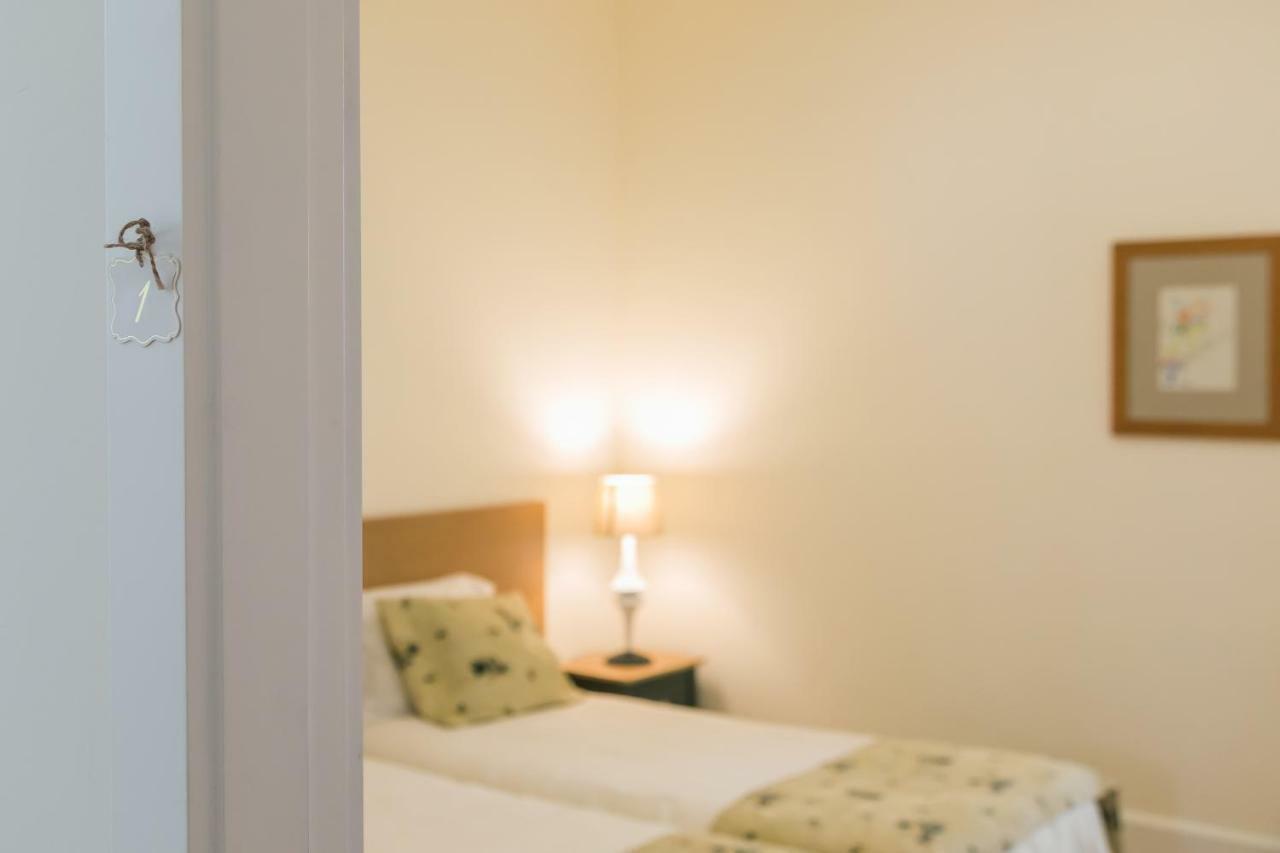 A Francos Artist Painting Apartamento Porto