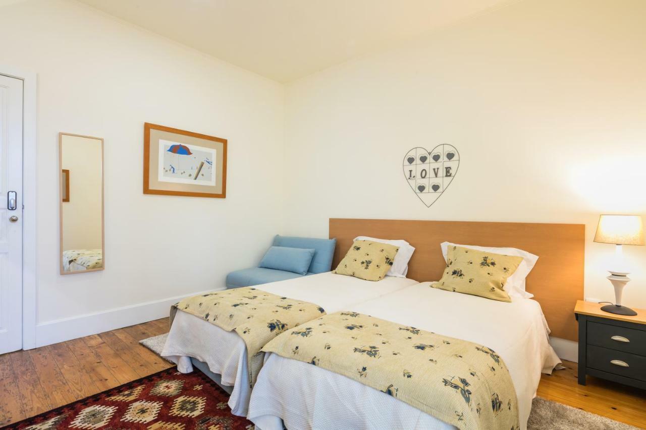 Apartamento A Francos Artist Painting